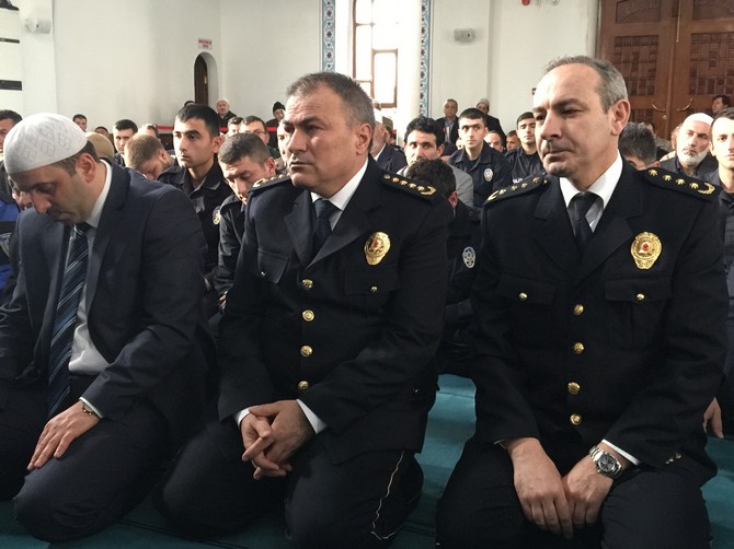 rize-emniyet-mudurlugu-sehitler-icin-mevlid-okuttu-(18).jpg