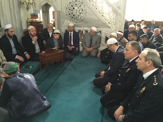 rize-emniyet-mudurlugu-sehitler-icin-mevlid-okuttu-(23).jpg
