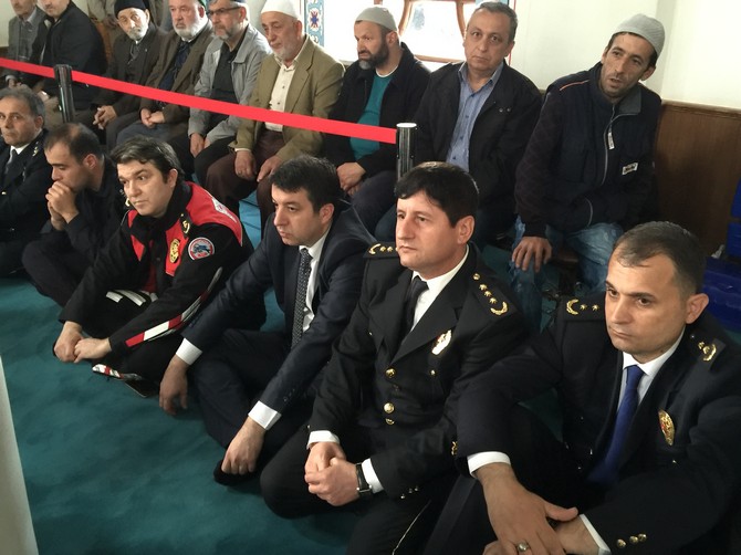 rize-emniyet-mudurlugu-sehitler-icin-mevlid-okuttu-(24).jpg