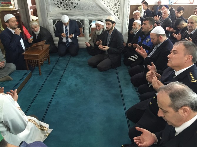 rize-emniyet-mudurlugu-sehitler-icin-mevlid-okuttu-(27).jpg