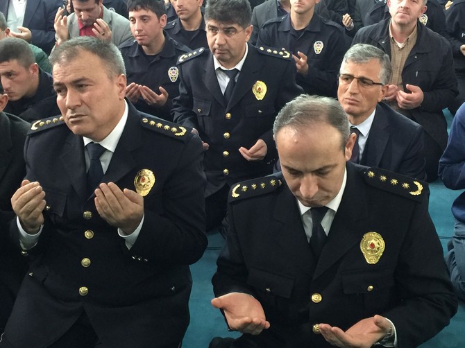 rize-emniyet-mudurlugu-sehitler-icin-mevlid-okuttu-(34).jpg