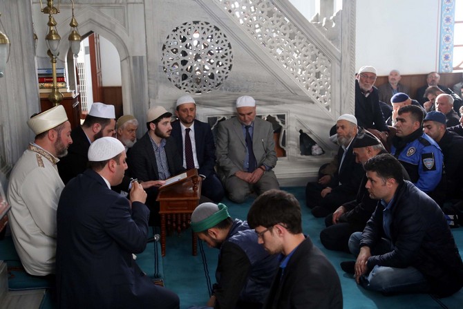 rize-emniyet-mudurlugu-sehitler-icin-mevlid-okuttu-(7)-001.jpg