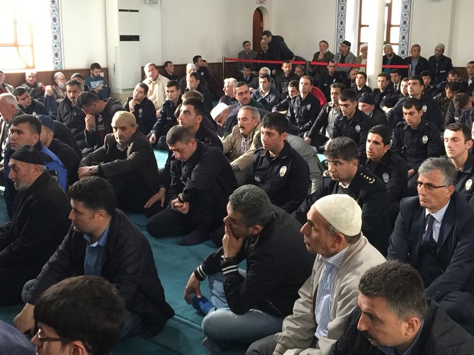 rize-emniyet-mudurlugu-sehitler-icin-mevlid-okuttu-(8).jpg