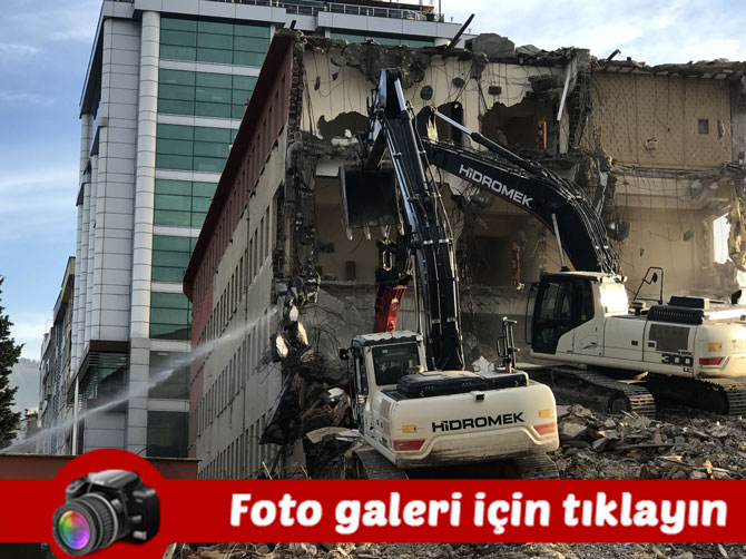 rize-emniyet-mudurlugunun-eski-binasi-yikiliyor-foto-galeri.jpg
