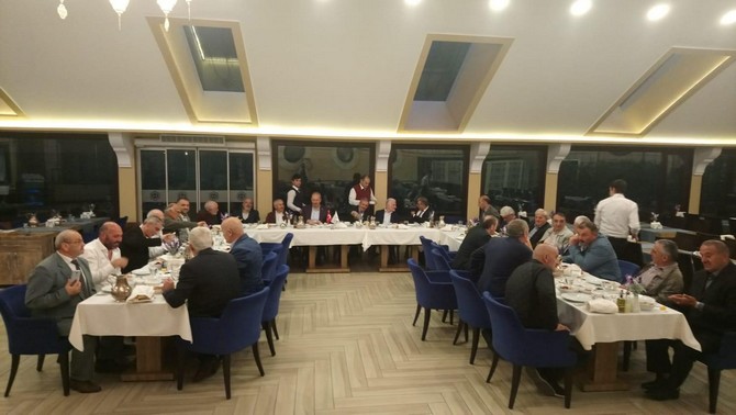 rize-eski-il-genel-meclis-uyeleri-geleneksel-iftarda-bulustu-(2).jpg