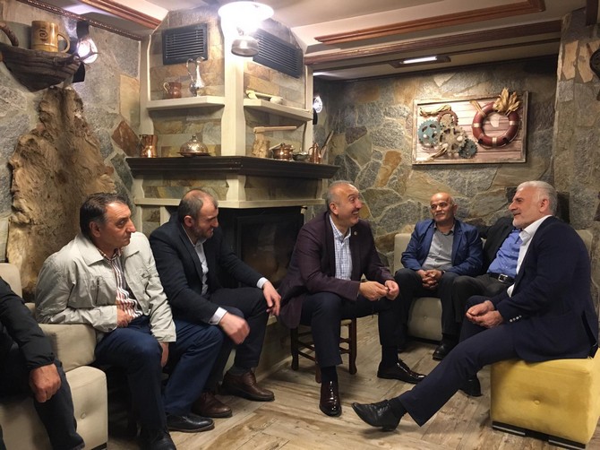 rize-eski-il-genel-meclis-uyeleri-geleneksel-iftarda-bulustu-(7).jpg