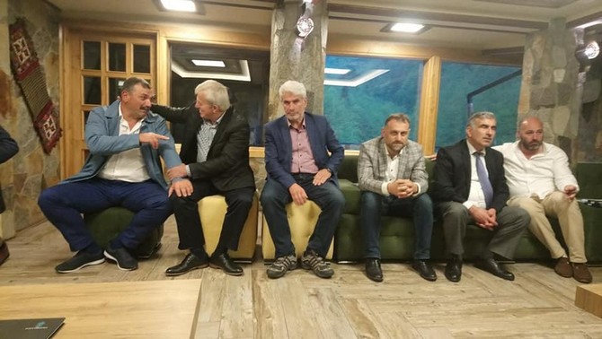 rize-eski-il-genel-meclis-uyeleri-geleneksel-iftarda-bulustu-(8).jpg