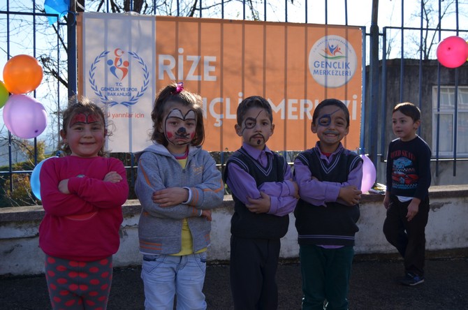rize-genclik-merkezi-kirazdagi-ilkokulda-(13).jpg