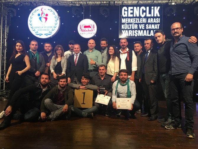 rize-genclik-merkezi-tiyatro-ekibi-karadeniz-bolge-1-(4).jpg
