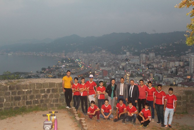 rize-genclik-merkezi-ve-kahramanmaras-ili-elbistan-genclik-merkezlerinin-gencleri-cay-seker-kardesligi-projesi-kapsaminda-rize’de-bir-araya-geldi-(11).jpg