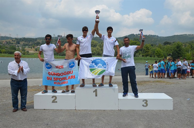 rize-genclik-ve-spor-kulubu-ile--gundogdu-su-sporlari-kulubu,-sakarya-kano-yarislarinda-madalyalari-topladi-1.jpg rize-genclik-ve-spor-kulubu-ile--gundogdu-su-sporlari-kulubu,-sakarya-kano-yarislarinda-madalyalari-topladi-1.jpg