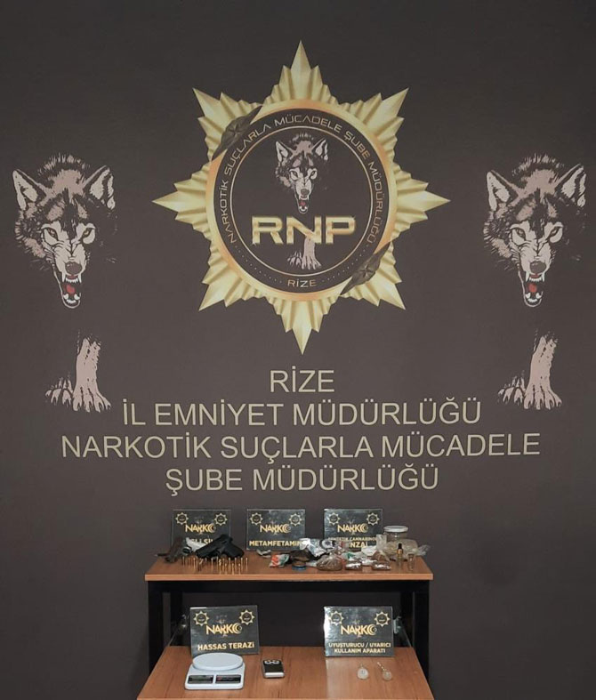 rize-gerceklestirilen-uyusturucu-operasyonunda-gozaltina-alinan-4-kisiden-3’u-tutuklandi..jpg