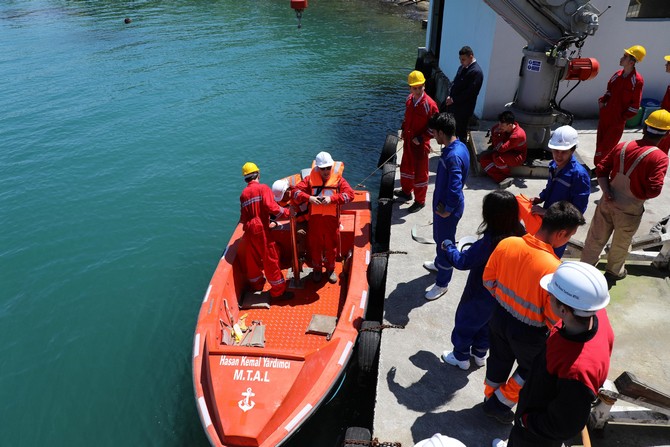 rize-hasan-kemal-yardimci-mesleki-ve-teknik-anadolu-lisesinde-denizde-guvenlik-egitim-ve-simulasyon-merkezinde-egitim-goren-ogrenciler,-denizcilik-sektorunun-en-buyuk-eleman-ihtiyacini-karsiliyor-(15).jpg