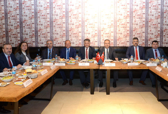 rize-heyeti-duzcede-memnun-kaldi-1.jpg rize-heyeti-duzcede-memnun-kaldi-1.jpg