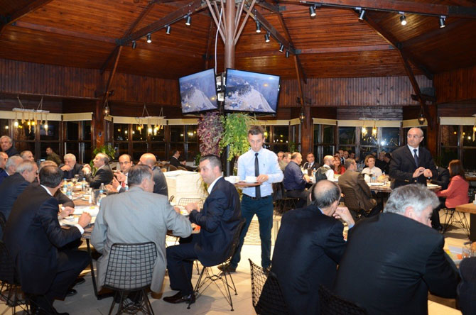 rize-heyeti-duzcede-memnun-kaldi-2-001.jpg rize-heyeti-duzcede-memnun-kaldi-2-001.jpg