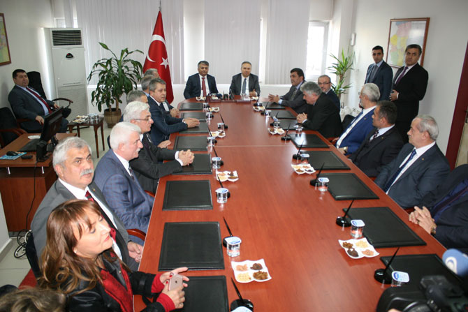 rize-heyeti-duzcede-ziyaretlerde-bulundu-10.jpg rize-heyeti-duzcede-ziyaretlerde-bulundu-10.jpg