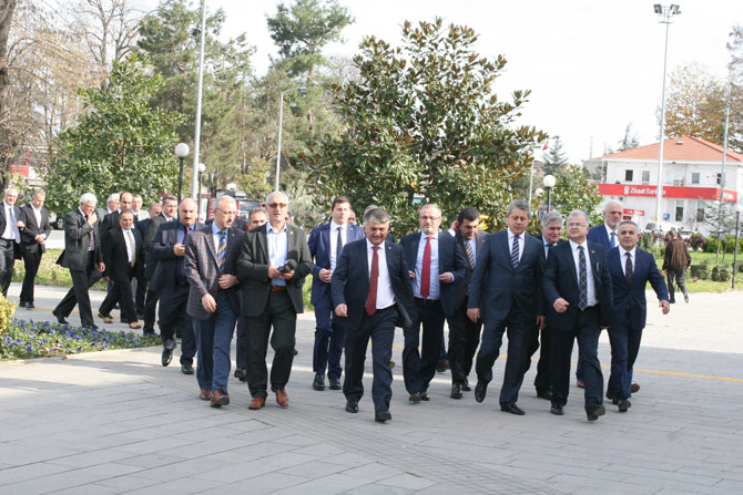 rize-heyeti-duzcede-ziyaretlerde-bulundu.jpg rize-heyeti-duzcede-ziyaretlerde-bulundu.jpg