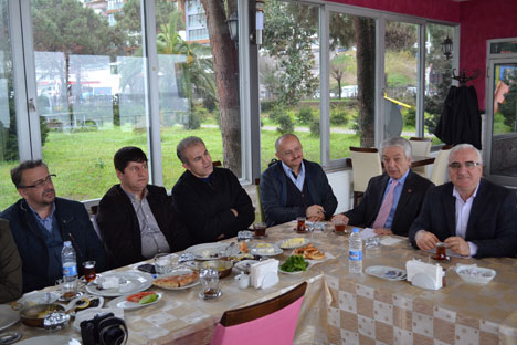 rize-il-emniyet-muduru-adem-cakici-basin-mensuplariyla-kahvaltida-3.jpg rize-il-emniyet-muduru-adem-cakici-basin-mensuplariyla-kahvaltida-3.jpg