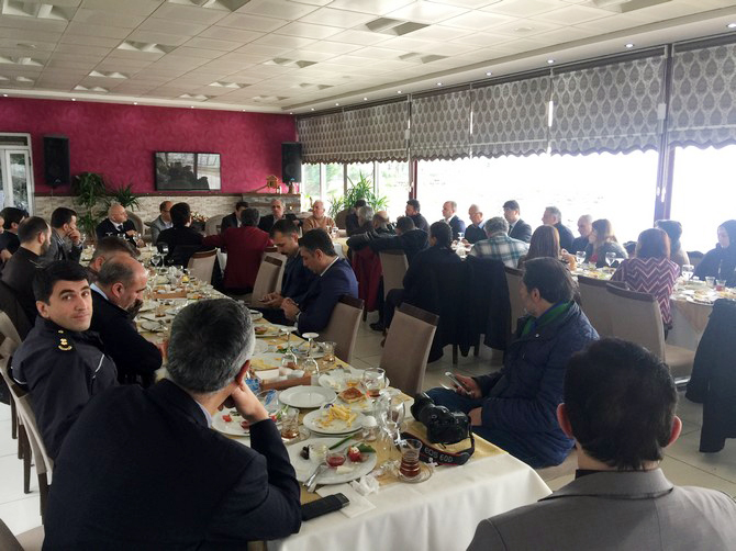 rize-il-emniyet-muduru-sadettin-aksoy,-kentte-gorev-yapan-yerel-ve-ulusal-basinla-kahvaltida-bir-araya-geldi-(6).jpg