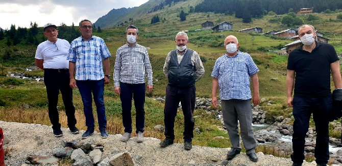 rize-il-genel-meclisi-baskani-ibrahim-turut,-camlihemsin-ilcesine-bagli-elevit,-trovit-ve-palovit-yayla-yollarinda-incelemelerde-bulundu-(5).jpg