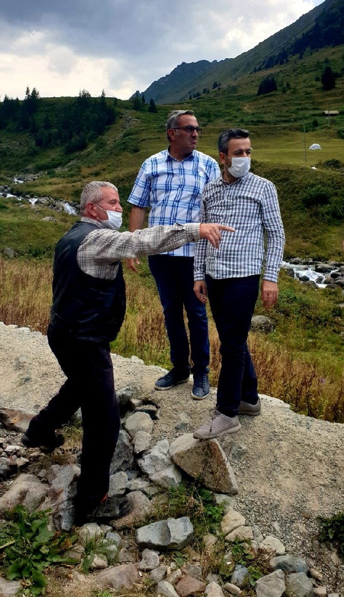 rize-il-genel-meclisi-baskani-ibrahim-turut,-camlihemsin-ilcesine-bagli-elevit,-trovit-ve-palovit-yayla-yollarinda-incelemelerde-bulundu-(6).jpg