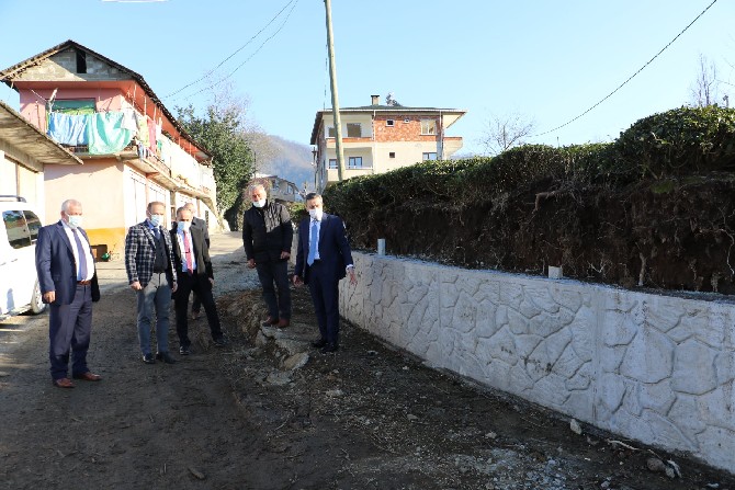 rize-il-genel-meclisi-baskani-ibrahim-turut,-merkeze-bagli-azaklihoca-ve-selimiye-koylerindeki-parapet-duvar-calismalarini-inceledi-(11).jpg