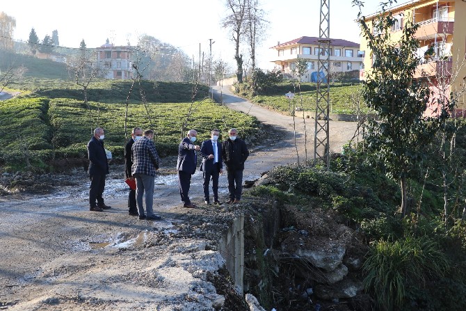 rize-il-genel-meclisi-baskani-ibrahim-turut,-merkeze-bagli-azaklihoca-ve-selimiye-koylerindeki-parapet-duvar-calismalarini-inceledi-(2).jpg