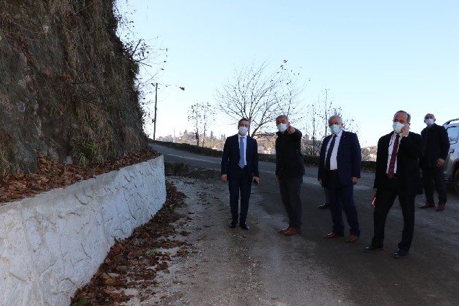 rize-il-genel-meclisi-baskani-ibrahim-turut,-merkeze-bagli-azaklihoca-ve-selimiye-koylerindeki-parapet-duvar-calismalarini-inceledi-(3).jpg