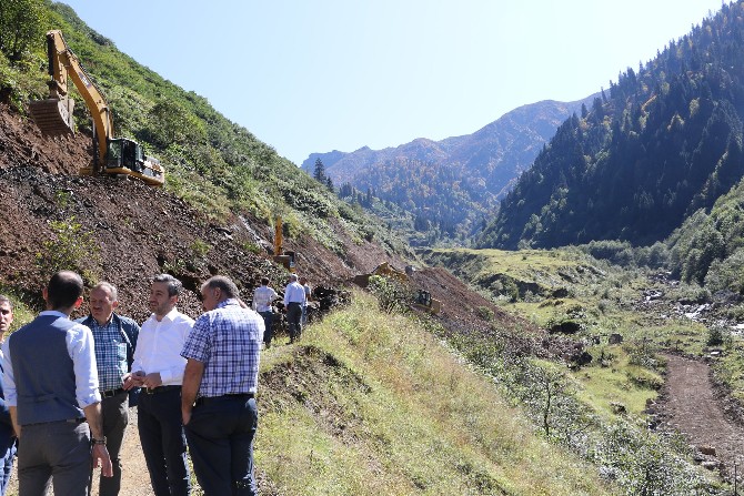 rize-il-genel-meclisi-baskani-ibrahim-turut,-turizm-yollari-kapsaminda-calismalari-suren-andon---cagrankaya-baglanti-yolunu-inceledi-(9).jpg
