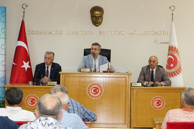 rize-il-genel-meclisi-baskani-ibrahim-turut-baskanliginda-yapilan-meclis-toplantilarinin-ucuncu-birlesiminin-konugu-afet-ve-acil-durum-il-muduru-mehmet-salih-avci-oldu-2.jpg
