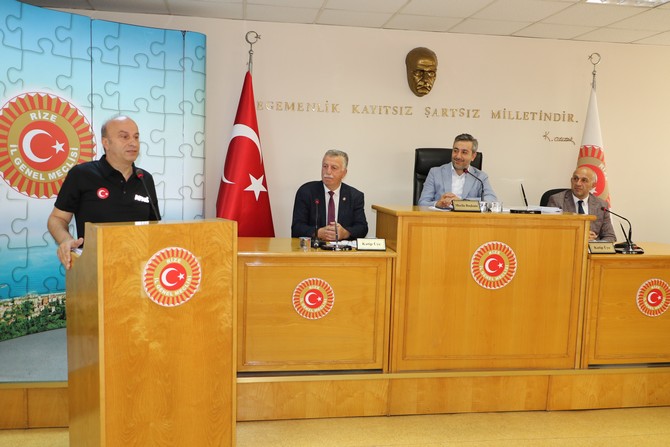 rize-il-genel-meclisi-baskani-ibrahim-turut-baskanliginda-yapilan-meclis-toplantilarinin-ucuncu-birlesiminin-konugu-afet-ve-acil-durum-il-muduru-mehmet-salih-avci-oldu-5.jpg