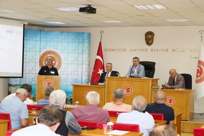 rize-il-genel-meclisi-baskani-ibrahim-turut-baskanliginda-yapilan-meclis-toplantilarinin-ucuncu-birlesiminin-konugu-afet-ve-acil-durum-il-muduru-mehmet-salih-avci-oldu-6.jpg