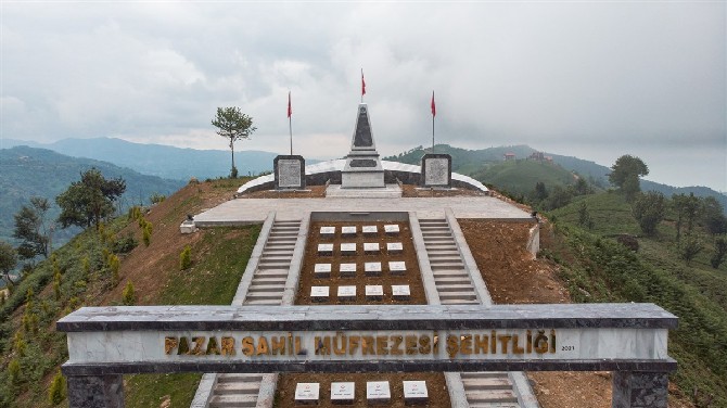 rize-il-genel-meclisi-baskani-ibrahim-turut-il-ozel-idaresi-tarafindan-pazar-ilcesi-sehitlik-koyunde-yapimi-tamamlanan-pazar-sahil-mufrezesi-sehitlik-anitini-yerinde-inceledi-3.jpg