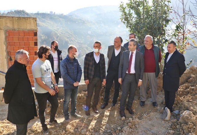 rize-il-genel-meclisi-baskani-ibrahim-turut-rizede-yasanan-afet-sonrasi-surdurulen-calismalari-yerinde-takip-etti-2.JPG