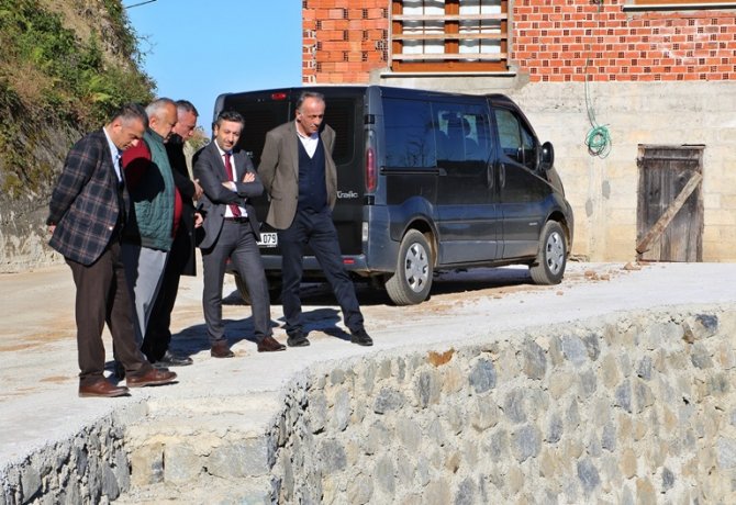 rize-il-genel-meclisi-baskani-ibrahim-turut-rizede-yasanan-afet-sonrasi-surdurulen-calismalari-yerinde-takip-etti-8.JPG
