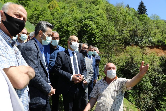 rize-il-genel-meclisi-baskani-ve-uyelerden-ikizderede-acilacak-tas-ocagina-destek-(2).jpg