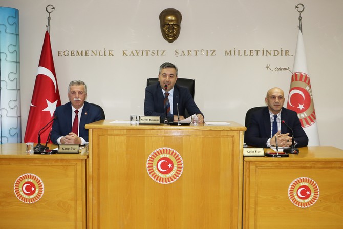 rize-il-genel-meclisi-toplantisinda-rize-il-ozel-idaresinin-2023-yili-butcesi-420-milyon-tl-olarak-belirlendi-2.jpg