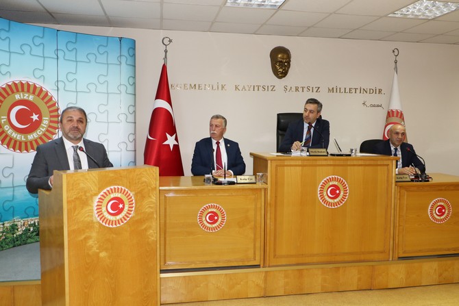 rize-il-genel-meclisi-toplantisinda-rize-il-ozel-idaresinin-2023-yili-butcesi-420-milyon-tl-olarak-belirlendi-5.jpg