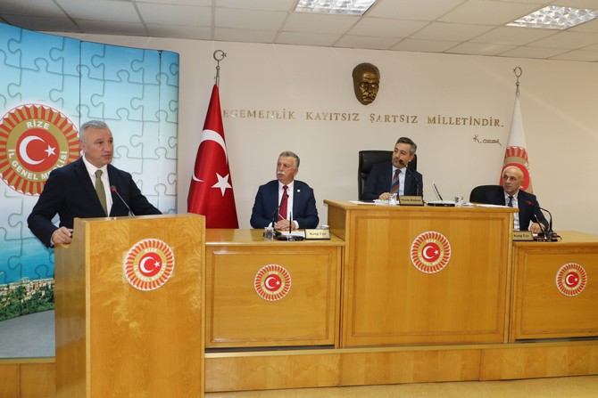 rize-il-genel-meclisi-toplantisinda-rize-il-ozel-idaresinin-2023-yili-butcesi-420-milyon-tl-olarak-belirlendi-6.jpg