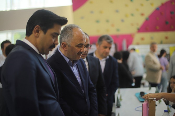 rize-il-milli-egitim-mudurlugu-tarafindan-rize-il-geneli-ortaokul-ve-lise-ogrencileri-arasinda-duzenlenen-robotek-proje-yarismasi-sona-erdi-11.jpg