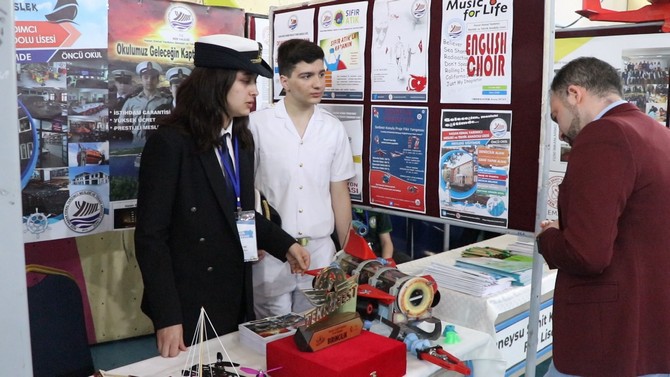 rize-il-milli-egitim-mudurlugu-tarafindan-rize-il-geneli-ortaokul-ve-lise-ogrencileri-arasinda-duzenlenen-robotek-proje-yarismasi-sona-erdi-12.jpg