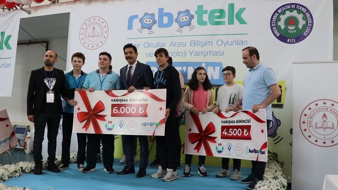 rize-il-milli-egitim-mudurlugu-tarafindan-rize-il-geneli-ortaokul-ve-lise-ogrencileri-arasinda-duzenlenen-robotek-proje-yarismasi-sona-erdi-15.jpg