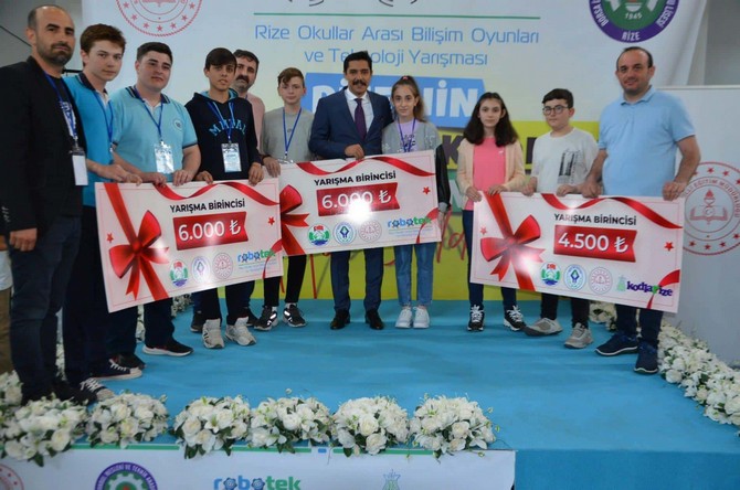 rize-il-milli-egitim-mudurlugu-tarafindan-rize-il-geneli-ortaokul-ve-lise-ogrencileri-arasinda-duzenlenen-robotek-proje-yarismasi-sona-erdi-5.jpg