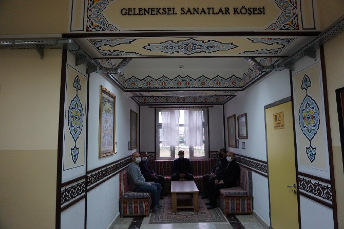 rize-il-milli-egitim-muduru-engin-emen,-rize-turk-telekom-guzel-sanatlar-lisesi-ile-sosyal-bilimler-lisesi-ziyaretleri-(3).jpg