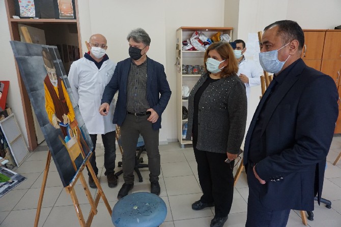 rize-il-milli-egitim-muduru-engin-emen,-rize-turk-telekom-guzel-sanatlar-lisesi-ile-sosyal-bilimler-lisesi-ziyaretleri-(7).jpg