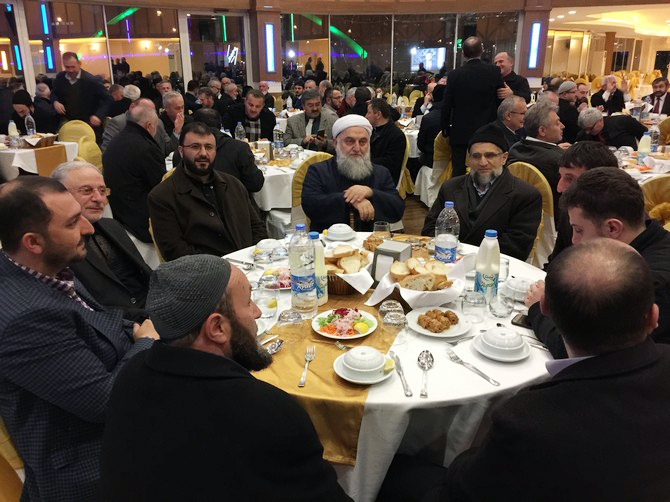 rize-il-muftu-yardimciligindan-istanbul-ili-uskudar-ilce-muftulugune-atanan-ali-cakmak-icin,-memleketi-rize’de-veda-yemegi-duzenlendi-(18).jpg