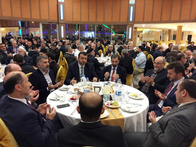 rize-il-muftu-yardimciligindan-istanbul-ili-uskudar-ilce-muftulugune-atanan-ali-cakmak-icin,-memleketi-rize’de-veda-yemegi-duzenlendi-(24).jpg