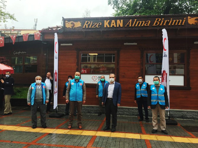 rize-il-muftulugu,-kizilay-rize-subesi-ile-isbirligi-icerisinde-kan-bagisi-kampanyasi-baslatti-(6).jpg