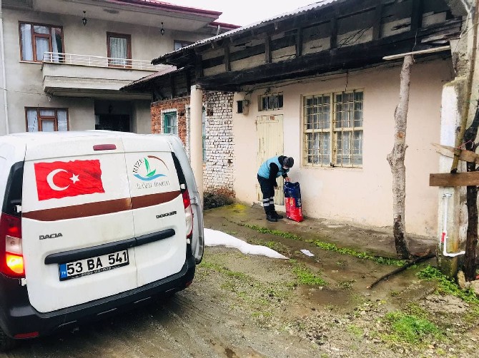 rize-il-ozel-idareden-sokak-hayvanlarina-mama-destegi-11.jpg