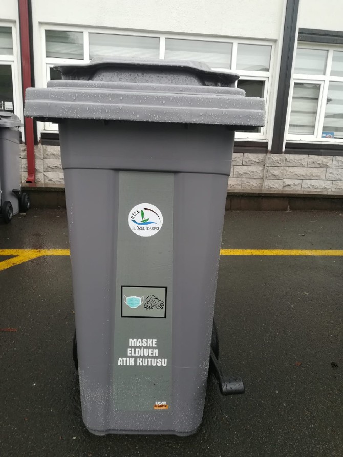 rize-il-ozel-idaresi,-koylere-500-cop-konteyniri-dagitti,-tibbi-atik-icin-200-plastik-cop-kutusu-tedarik-etti-(3).jpg